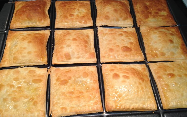 MARAVILHAS DA CULINÁRIA: PASTEL ASSADO COM MASSA DE FRITAR